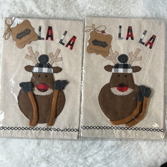 Mud Pie Other - MUDPIE Set Of 2 Christmas HandTowels NEW Embroidered 3D Reindeer Dangle Leg Gift